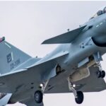 Chengdu J-10C multirole fighter jet flying against a clear sky, representing Iran’s potential new aircraft purchase from China amid Russian Su-35 delivery delays.