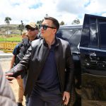 Ecuadorian President Daniel Noboa’s security convoy seen during protests in Cañar Province, where demonstrators threw stones amid growing unrest over the removal of diesel subsidies.