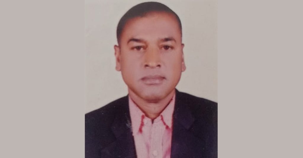 Chief Minister Saroj Kumar Yadav taking the oath of office at Panas Hotel in Bardibas as Madhes Province Chief Sumitra Subedi Bhandari administers the ceremony, amid criticism within the CPN-UML party.